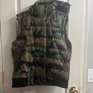 The North Face 550 Camouflage Puffer Vest